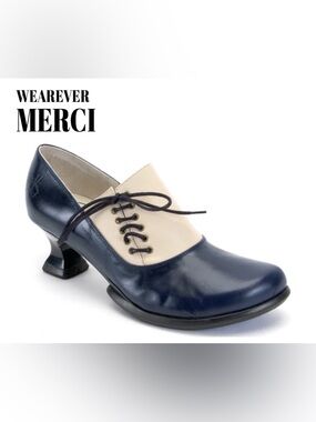 Fluevog VINTAGE EXCELLENT Wearever Merci navy/cream lace-up heel -8 (fits 7.5)